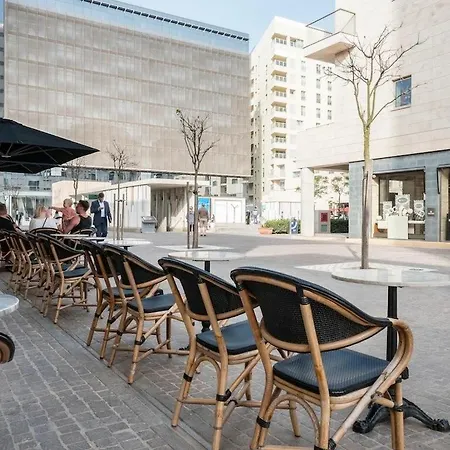 With Pool Lejlighed *